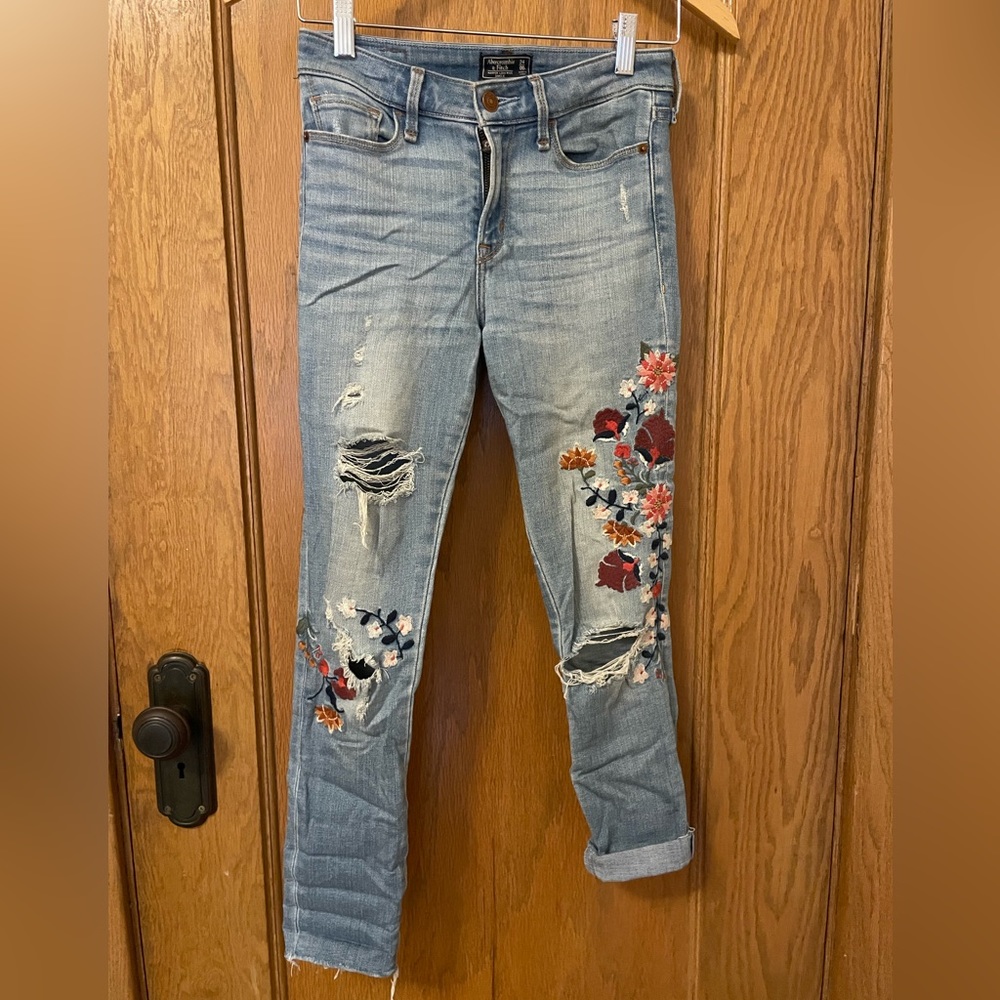 Embroidered Abercrombie and Fitch Jeans, size 24/00